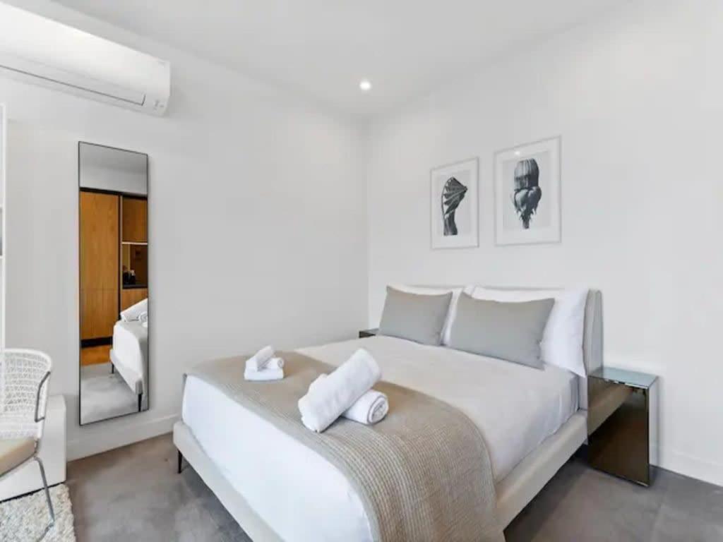 Sleek Modern Studio With Balcony Окленд Екстер'єр фото